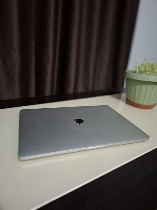 macbook pro 2019