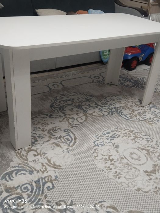 Продам стол, размер 150х80.
