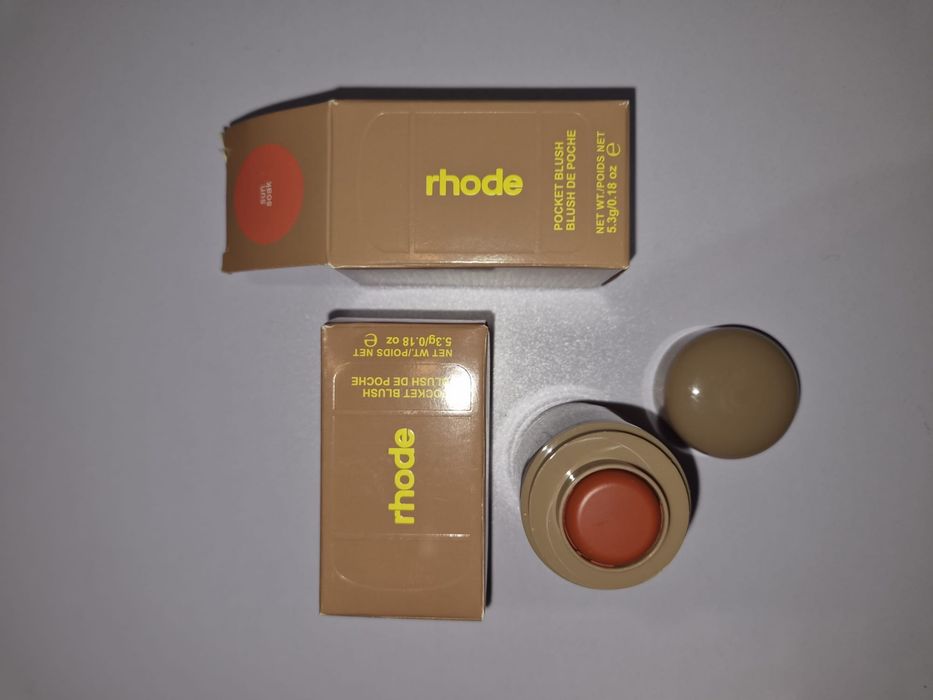 Pocket blush uri Rhode diferite nuante