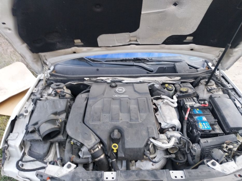 Продавам Опел Инсигния на части