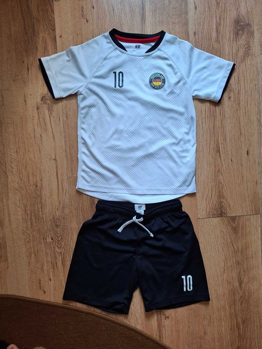 Set de fotbal H&M marime 6-8 ani