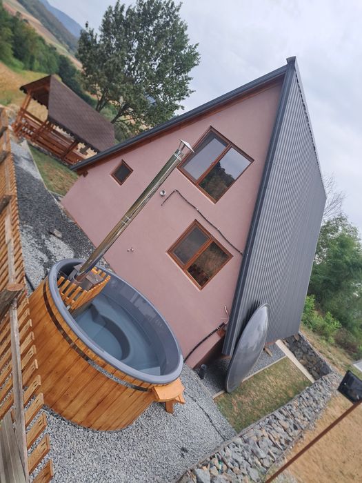 Lacul Surduc/ CabanA-lupu (A frame) de inchiriat + Ciubar