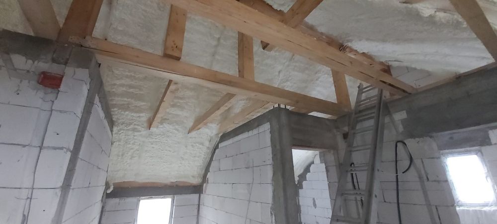 Izolatie cu spuma poliuretanica