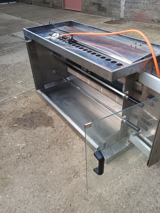 Vând cuptor rotisor profesional