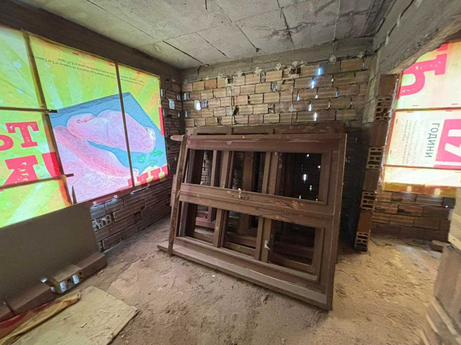 Тристаен апартамент (етаж от къща) с гараж  в кв. Загорка