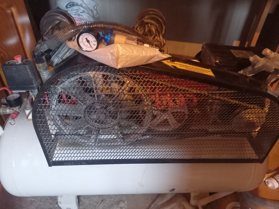 Продам Вакуумный компрессор