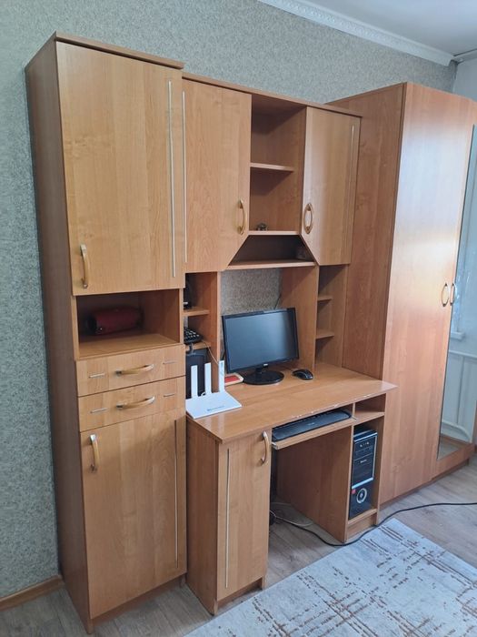 Продам школьную стенку, плательный шкаф