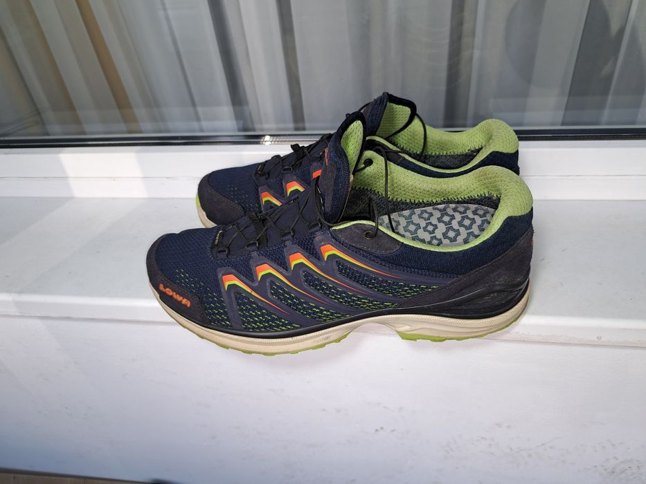 Vând pantofi sport Lowa nr 46,5 cu Gore-tex