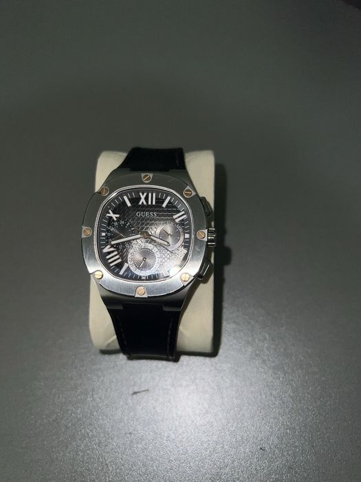 Часовкик guess silver tone