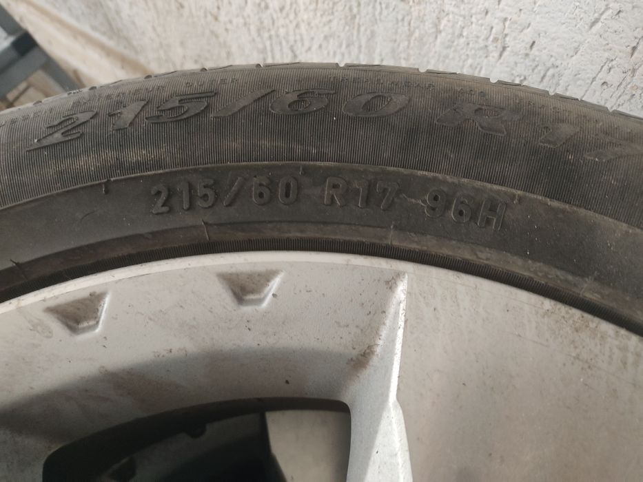 Шины 215/55/17 летние