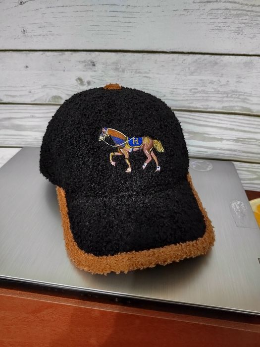 Новая женская бейсболка