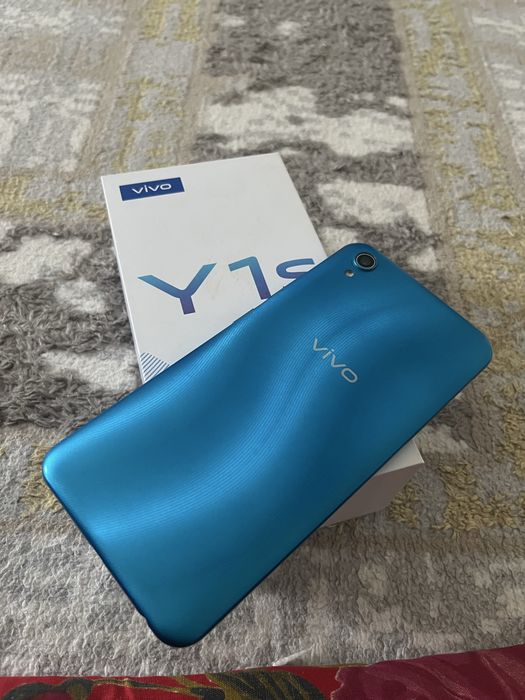 vivo y1s  продаю