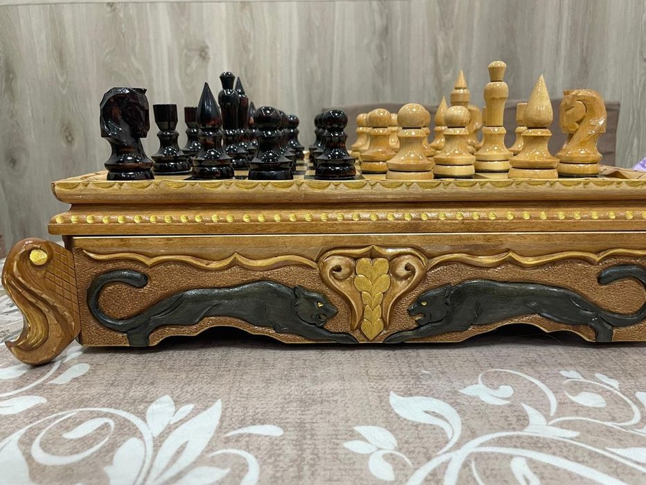 Продам шахматы в отличном состояние