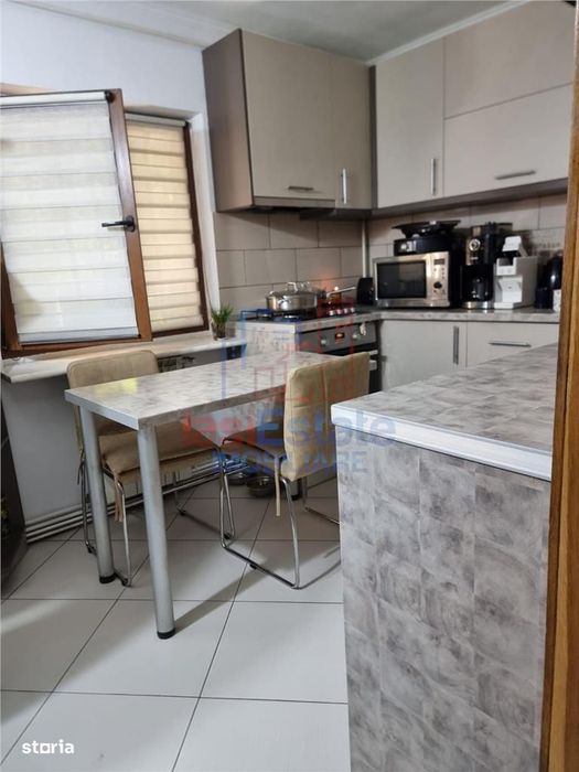 Apartament 4 camere, decomandat, 80 mp, 2 bai zona Nicolina — fotografia 1