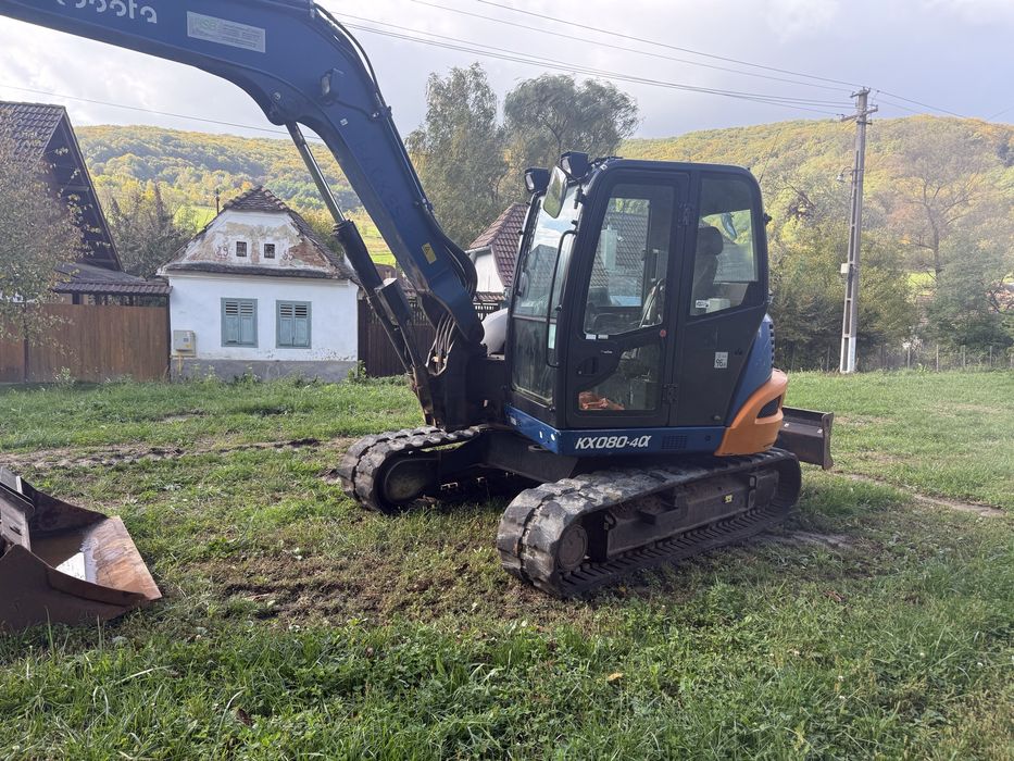 Excavator pe senile Kubota KX080