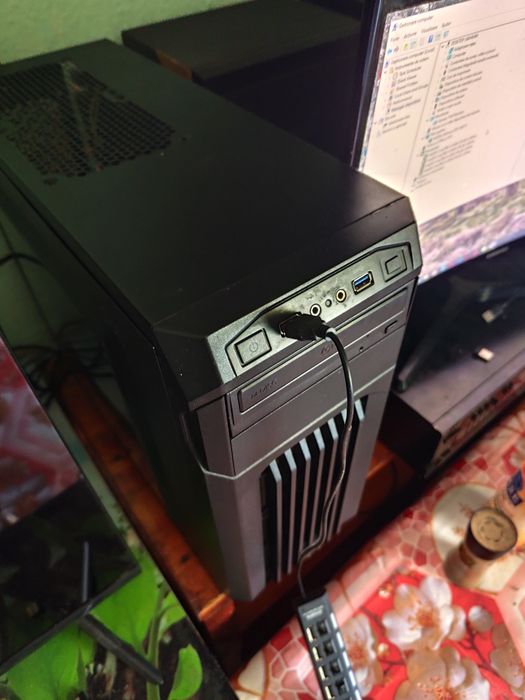 Vând urgent PC intel