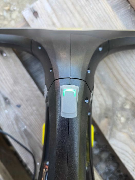 Aspirator de geamuri Karcher WV 2 Premium 10 Years Edition