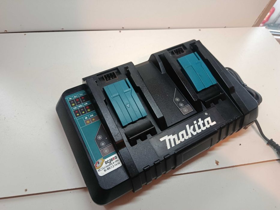 Makita DC18RD DUAL charger incarcator sursa baterie 12V 14.4V 18V 9A acumulator