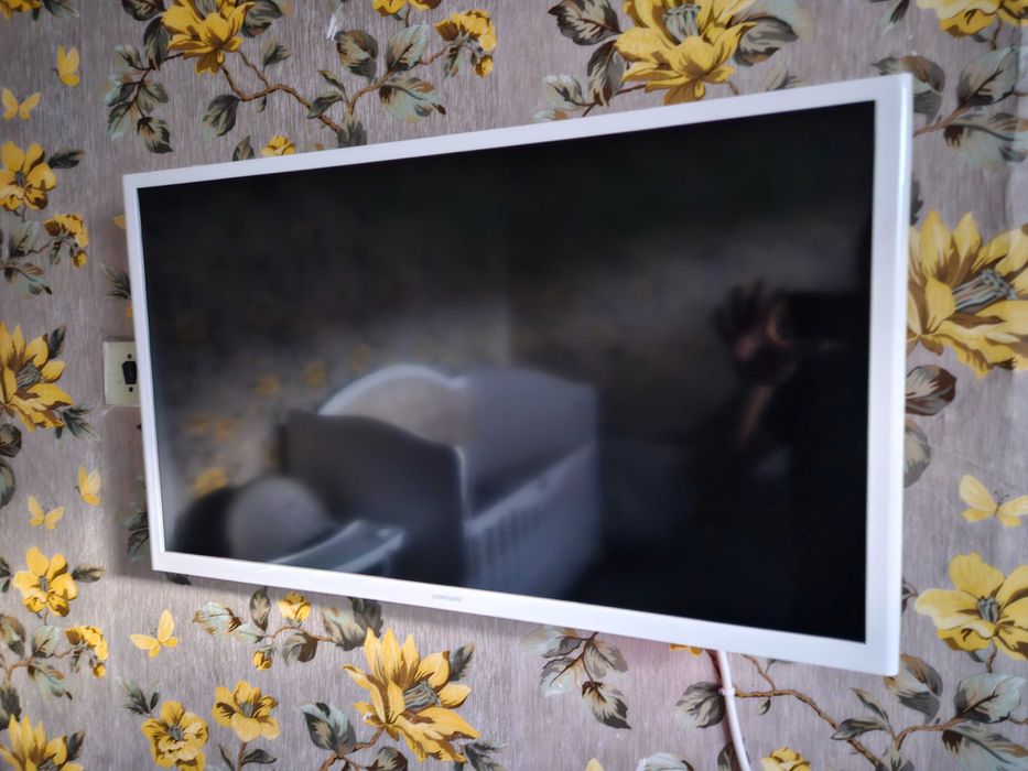 Samsung 32 инча доста эапаэен