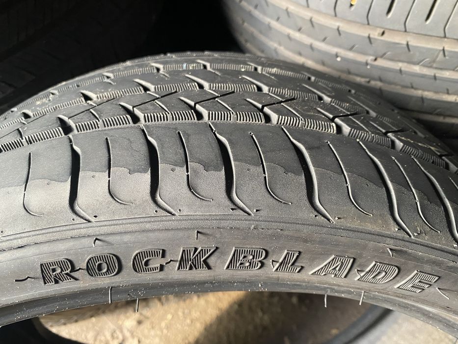Шины 225/35/19 пара бу