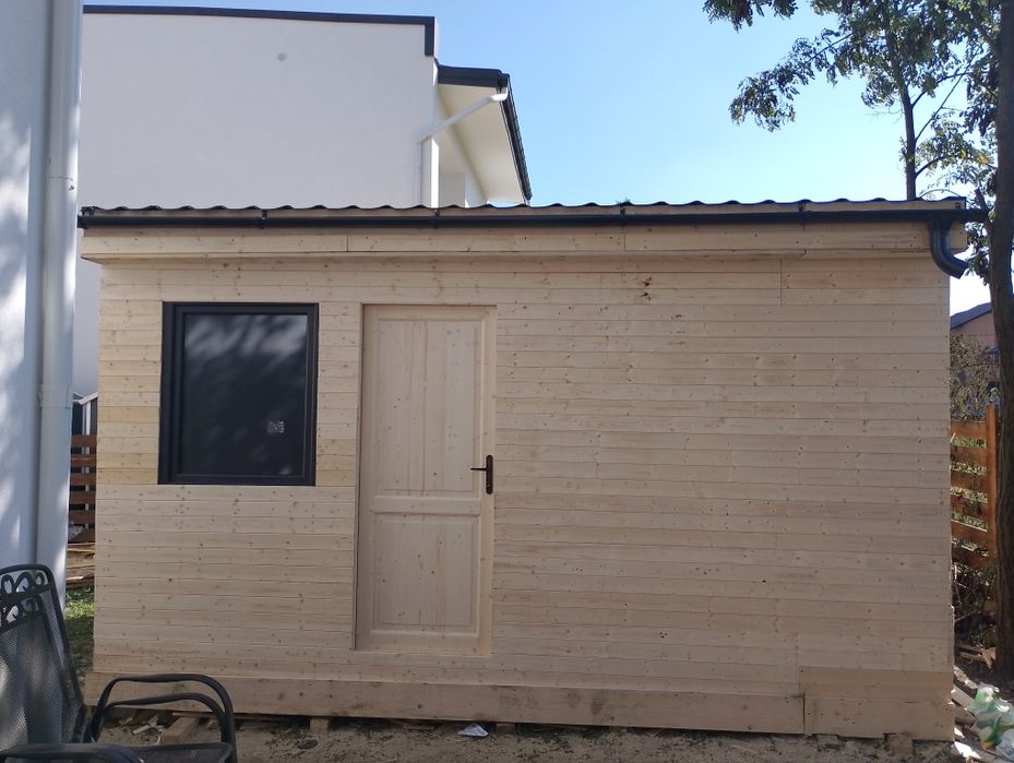 Vând și construiesc căsuțe din lemn