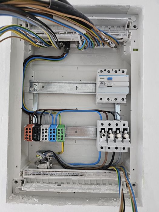 Electrician autorizat