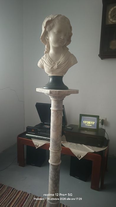 Bust damă și coloană marmură alabastru
