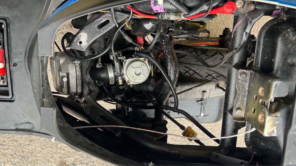 Продам мопед м8 минусы по пластику