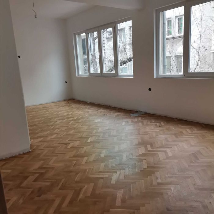 Продава се Тристаен апартамент в Варна, Зимно кино Тракия - 82 кв.м за 1927 €/кв.м - Снимка #4