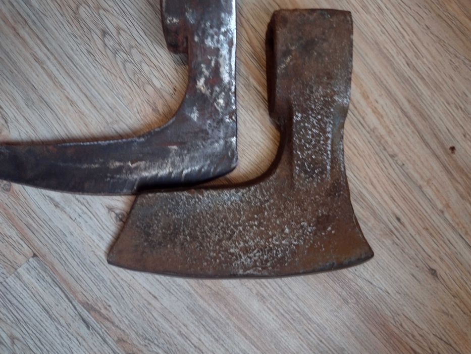 Стара брадва ...