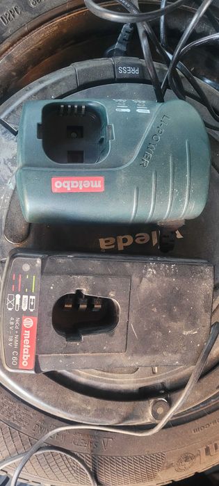 2 Bormasini Dewalt si încărcătoare diverse mărci