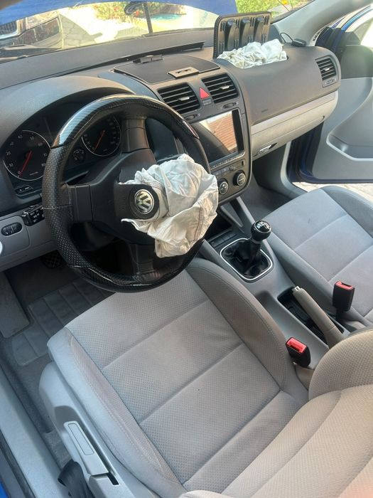 Vând Volkswagen Golf 5, an fabricație 2005