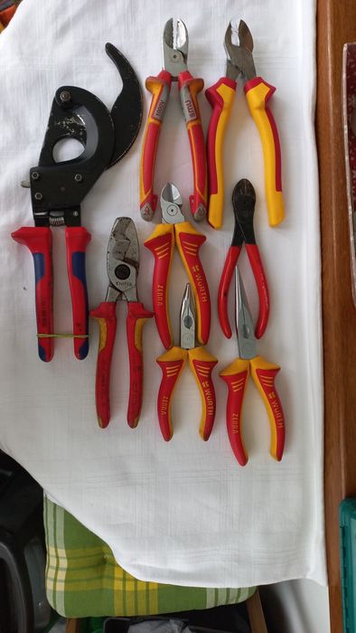 Foarfeci și clești pentru lucrari electrice
