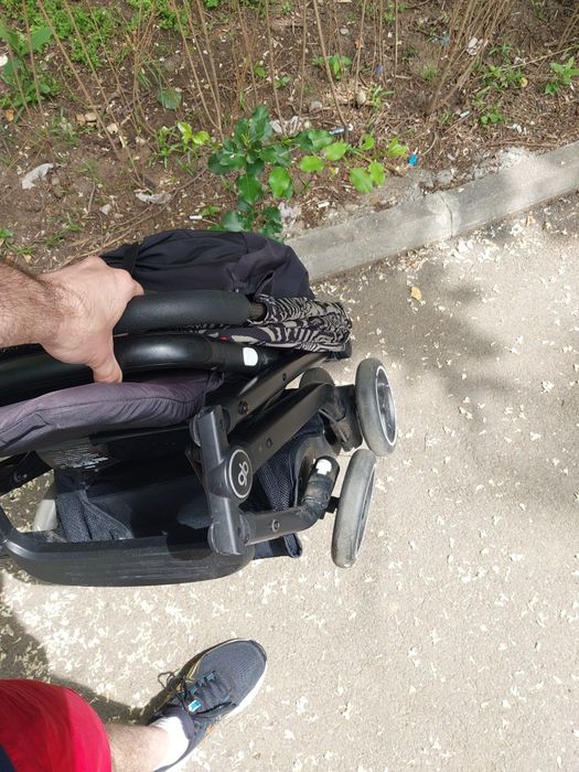 Carucior Pliabil Gb Qbit+ All TerraIn - Negru