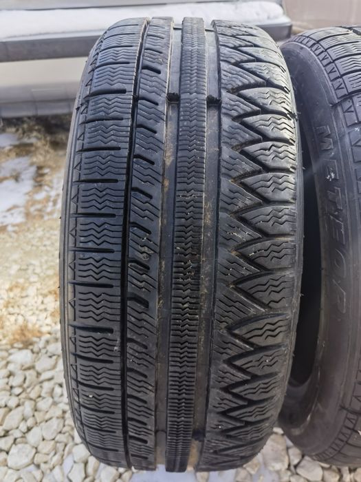 235/45/17 зимни гуми
