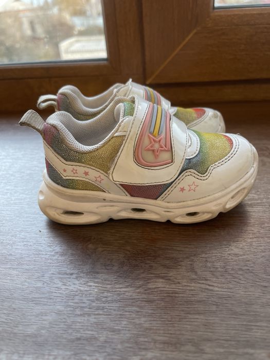 Детские кроссовки для девочки