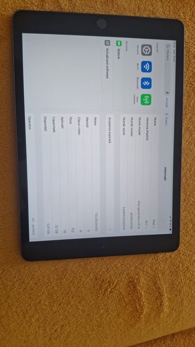 Vand laptop tableta  și o tableta ipad