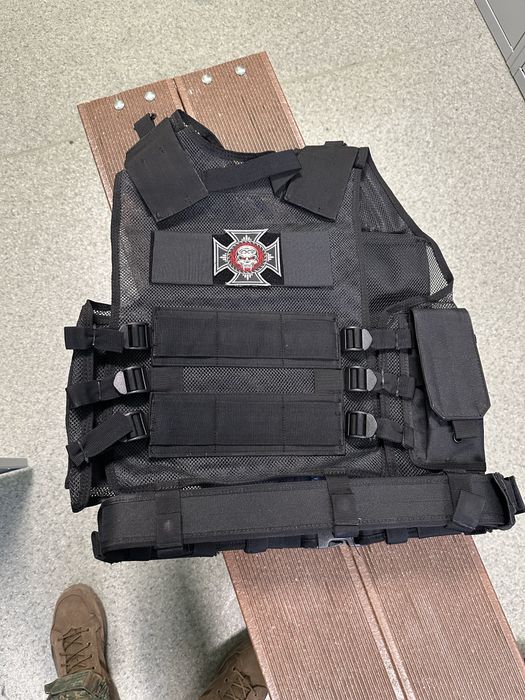 Тактическа жилетка