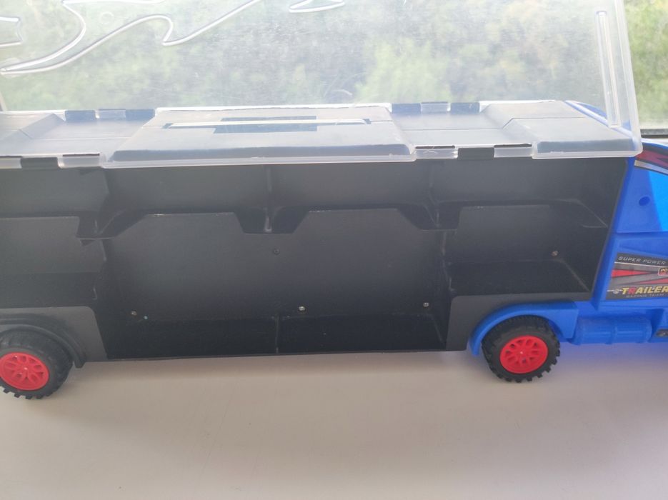 Трейлер для хранения моделей машин