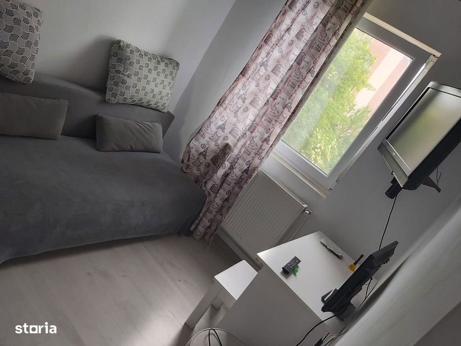 De inchiriat apartament 3 camere