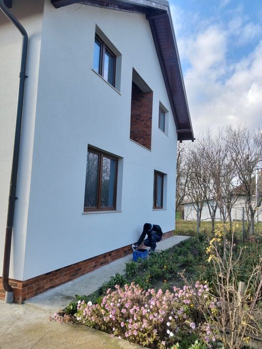 Tencuiala mecanizata finisaje interioare și exterioare