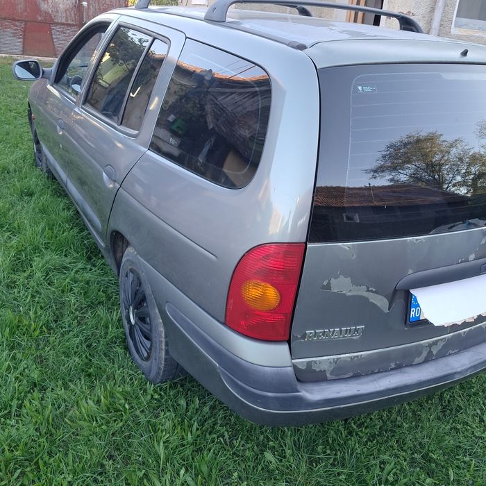 Vând mașină radiata / Dezmembrez  renault megane