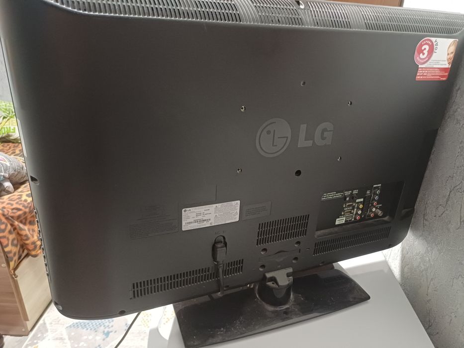 Продам телевизор LG