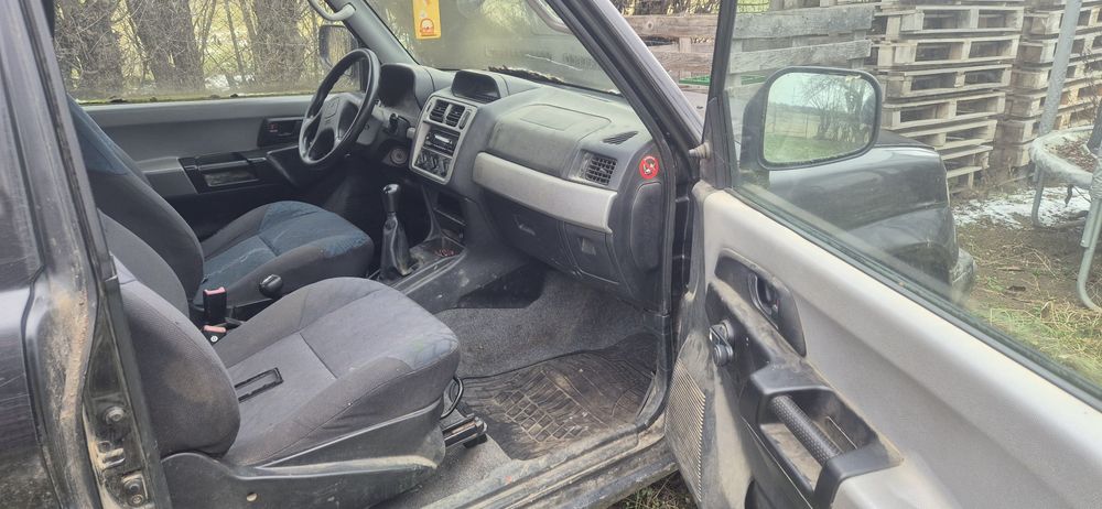 Mitsubishi pajero pinin