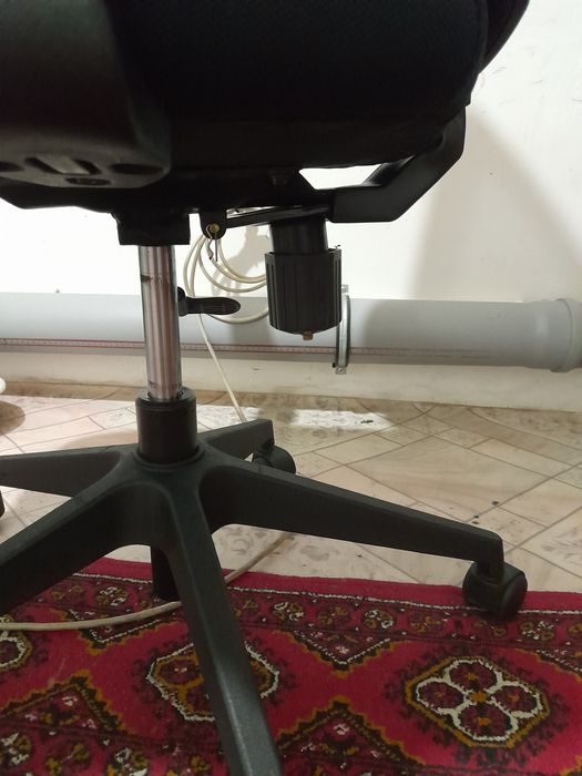 Продаются офисное кресло в хорошем состоянии.