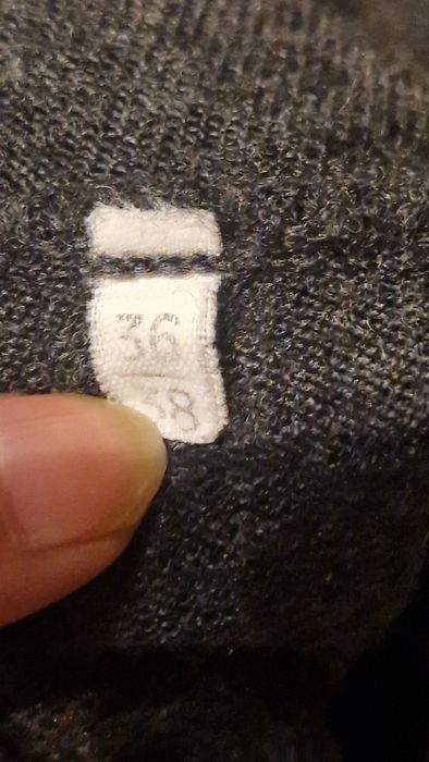 Pulover 60% lâna virgina, mărimea M-L