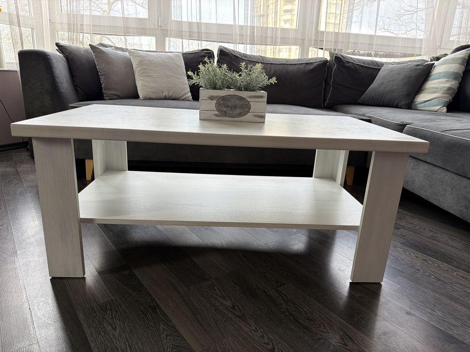 Стилна холна маса