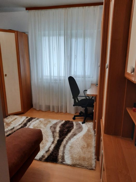 Închiriere apartament 3 camere