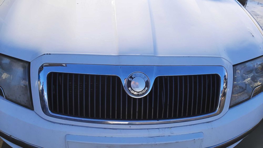 Skoda suberb 1  / 1.9awx/bara/faruri/capota/oglinda/grila/geam/stop