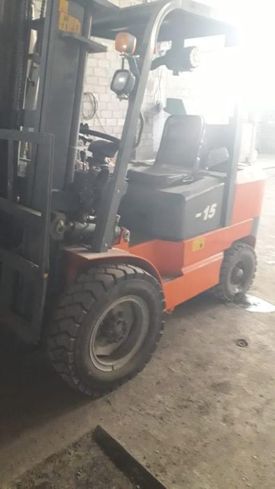 Вилочный погрузчик